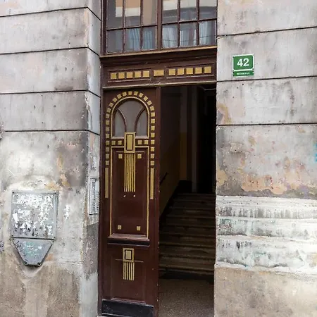 O..c.. Lux سراييفو